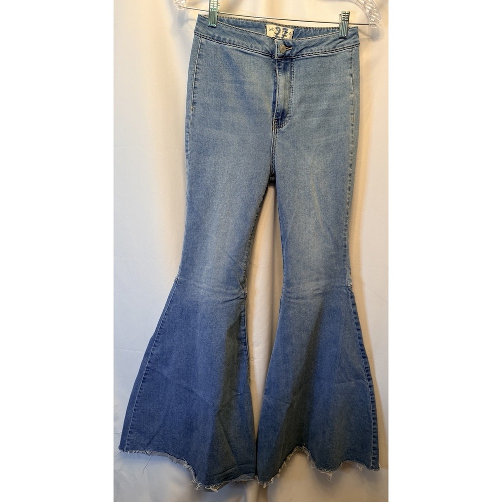 We The Free Size 27x32‎ Just Float On Jeans Bell Bottom Flare  Denim Light Wash
